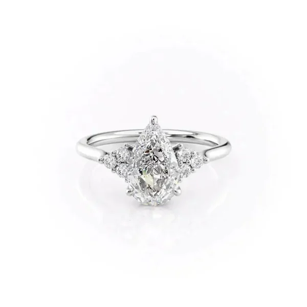 Pear Solitaire Cluster Large