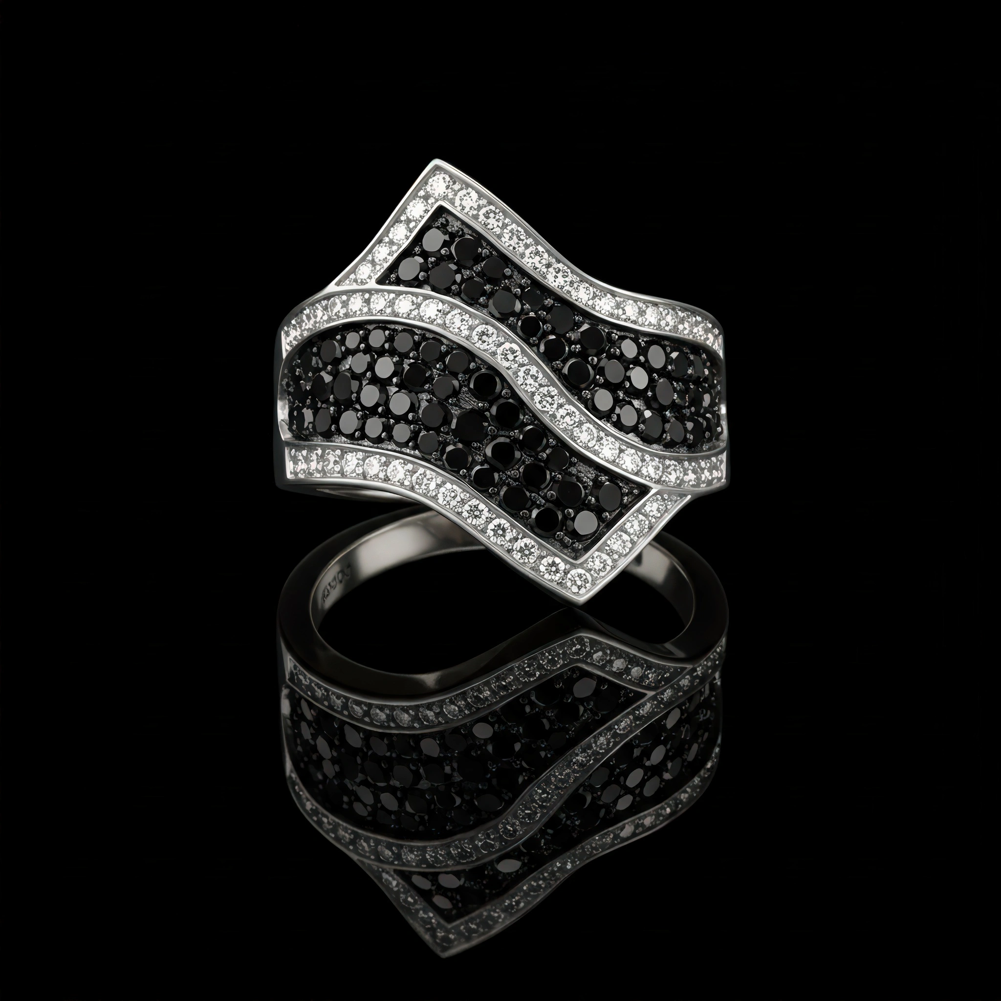 black-and-white-diamond-split-peaks-ring-no4-1a