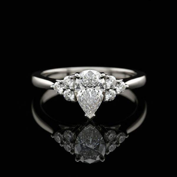 Pear Solitaire Cluster Round Nº1